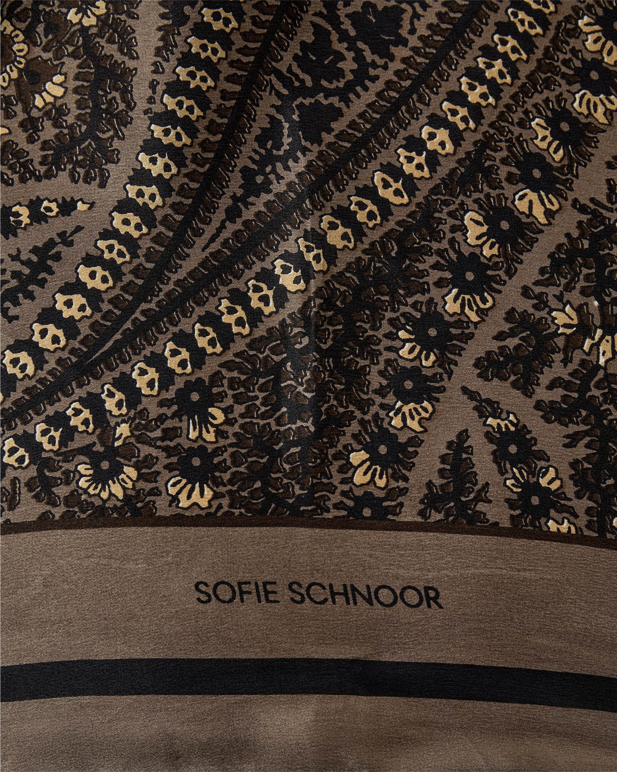 Sofie Schnoor WOMEN HAISW SCARF Tørklæde 7052 Brown