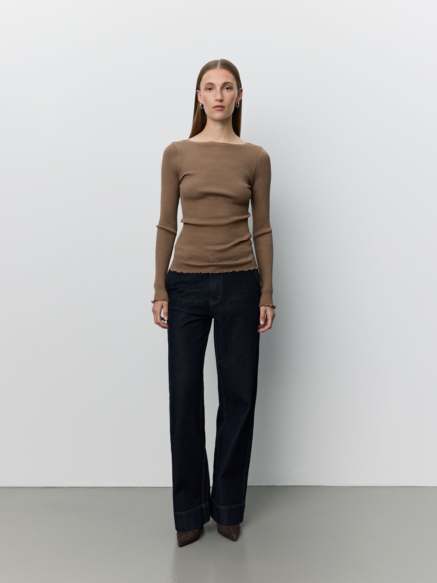 Sofie Schnoor WOMEN IRISASW LANGÆRMET T-SHIRT T-shirt lang ærmet 9099 Middle Brown