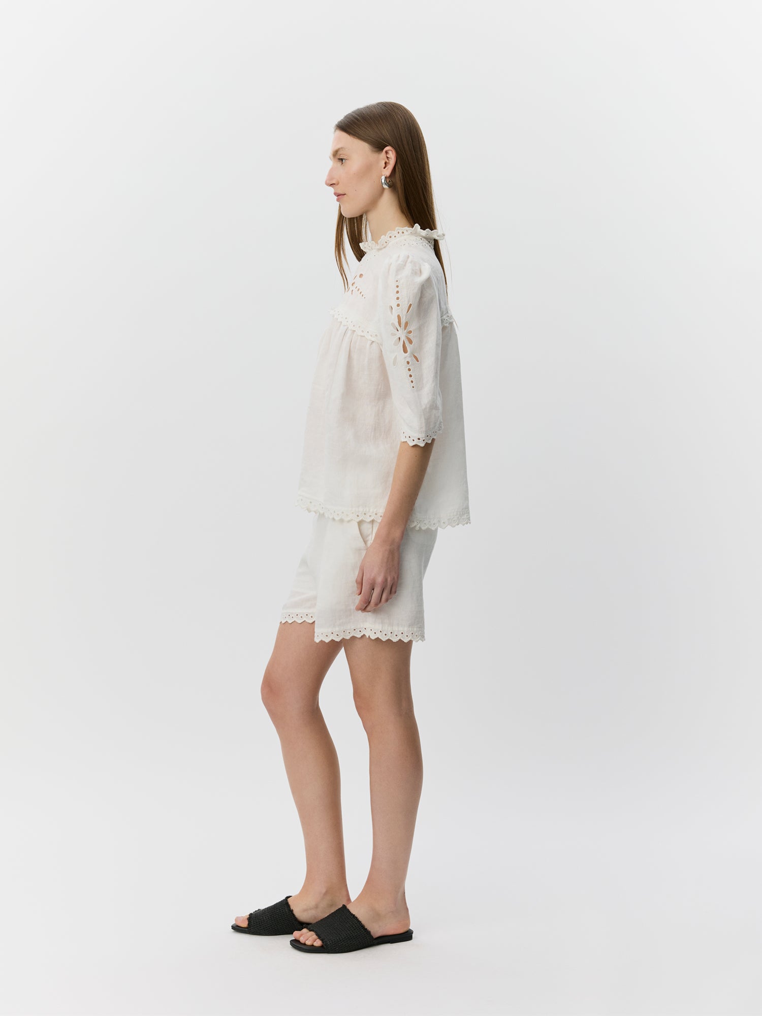 Sofie Schnoor WOMEN MAIASW BRODERET UDSKÅRET BLONDE TOP Top 0159 Cream White