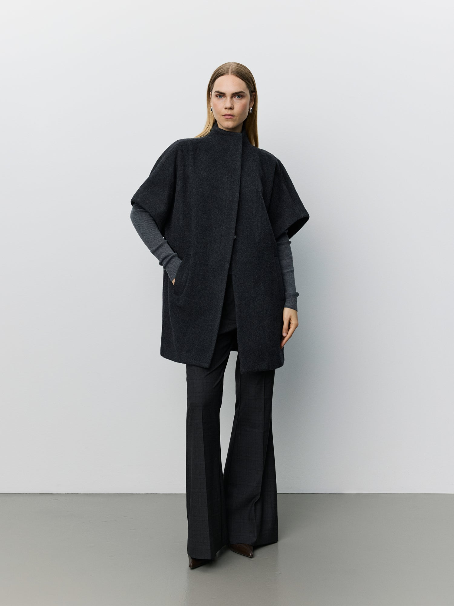Sofie Schnoor WOMEN PALOMINASW KAPPE Cape 8008 Dark grey