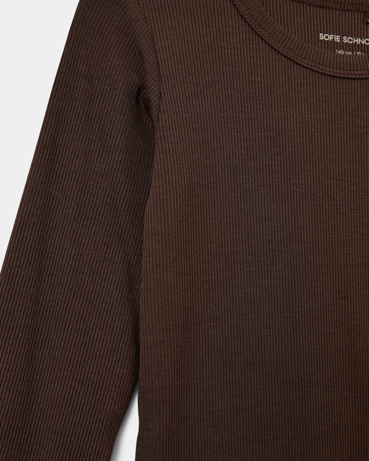 Sofie Schnoor KIDS PETRICIASK T-SHIRT LANGÆRMET T-shirt lang ærmet 7129 Brown Fudge