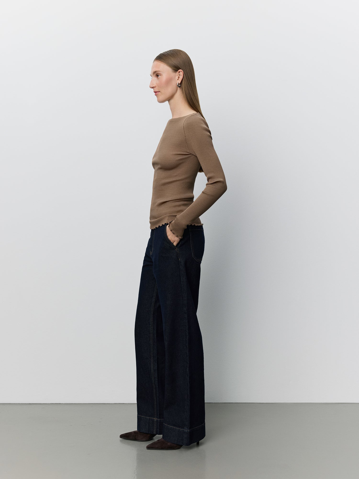 Sofie Schnoor WOMEN IRISASW LANGÆRMET T-SHIRT T-shirt lang ærmet 9099 Middle Brown