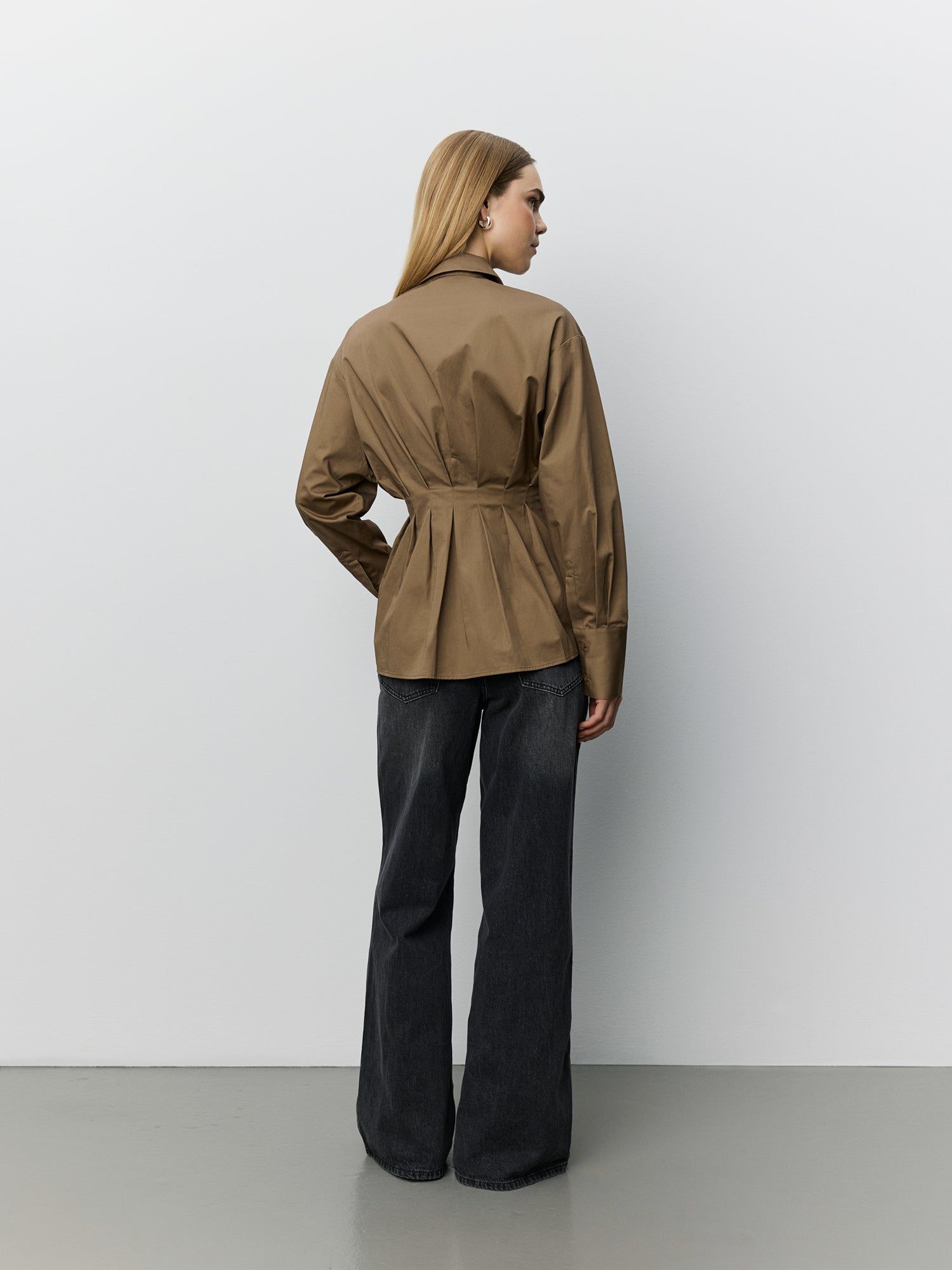 Sofie Schnoor WOMEN MIKRASW FITTED SKJORTE MED LÆG Skjorte 9099 Middle Brown