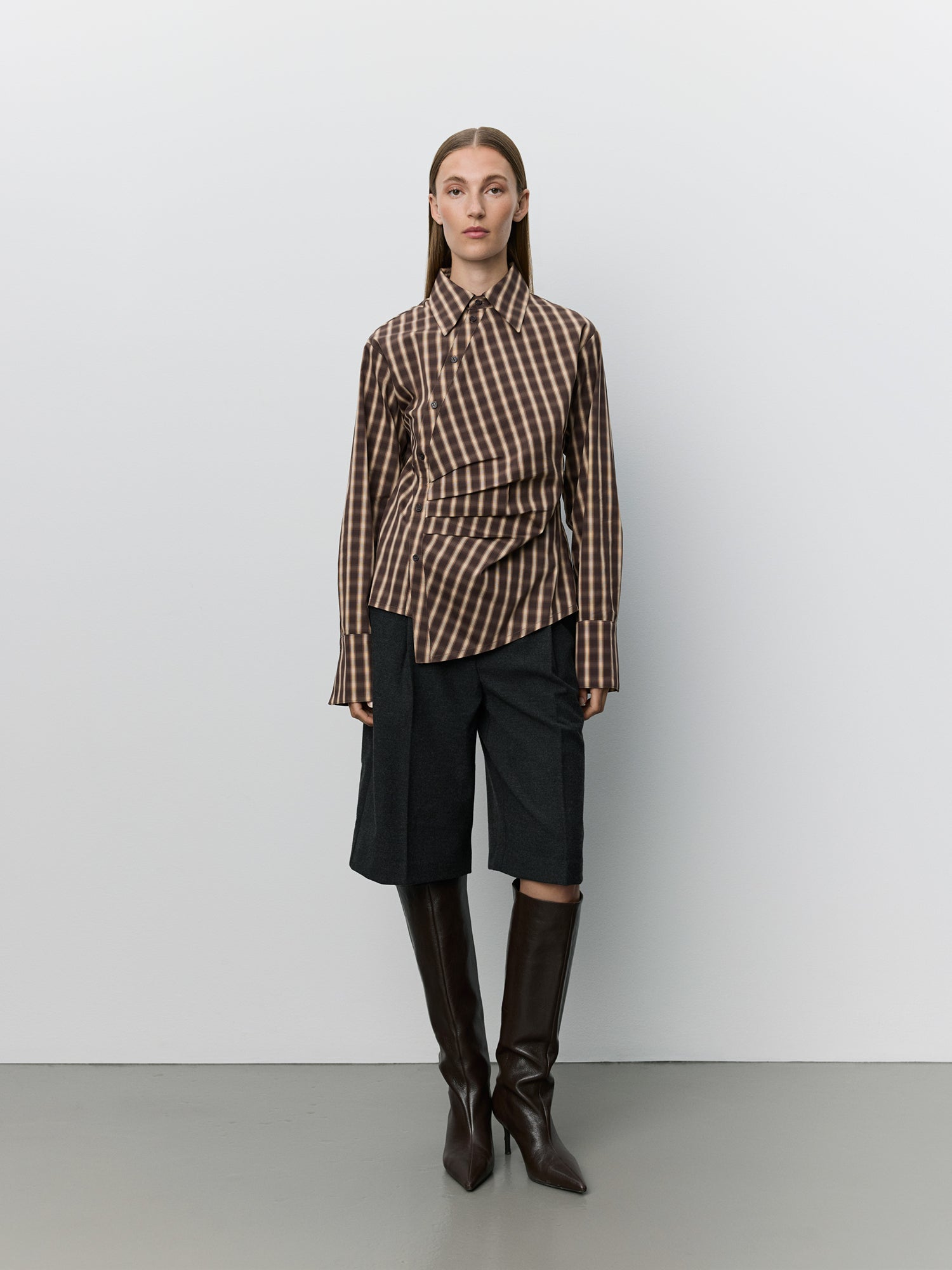 Sofie Schnoor WOMEN PAIGESW ASYMMETRISK SKJORTE Skjorte 9007 Brown check