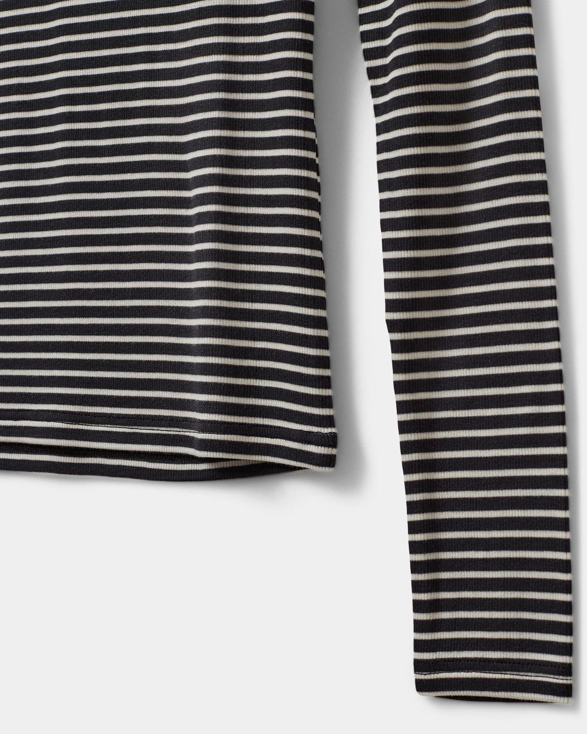 Sofie Schnoor WOMEN PETRICIASW STRIBE T-SHIRT LANGÆRMET T-shirt lang ærmet 1017 Black striped