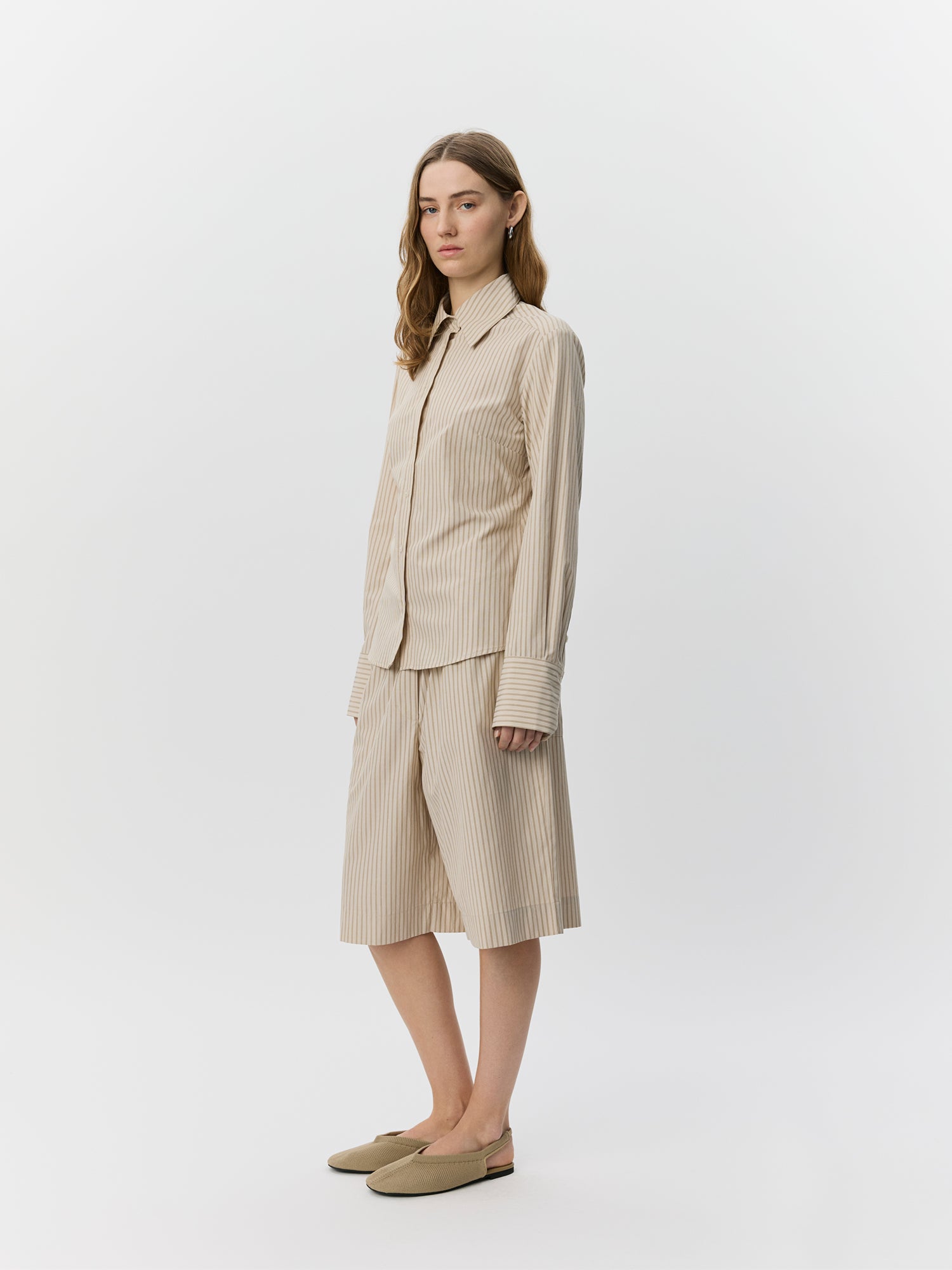 Sofie Schnoor WOMEN WILDASW TÆTSIDDENDE SKJORTE Skjorte 7118 Light Brown Striped