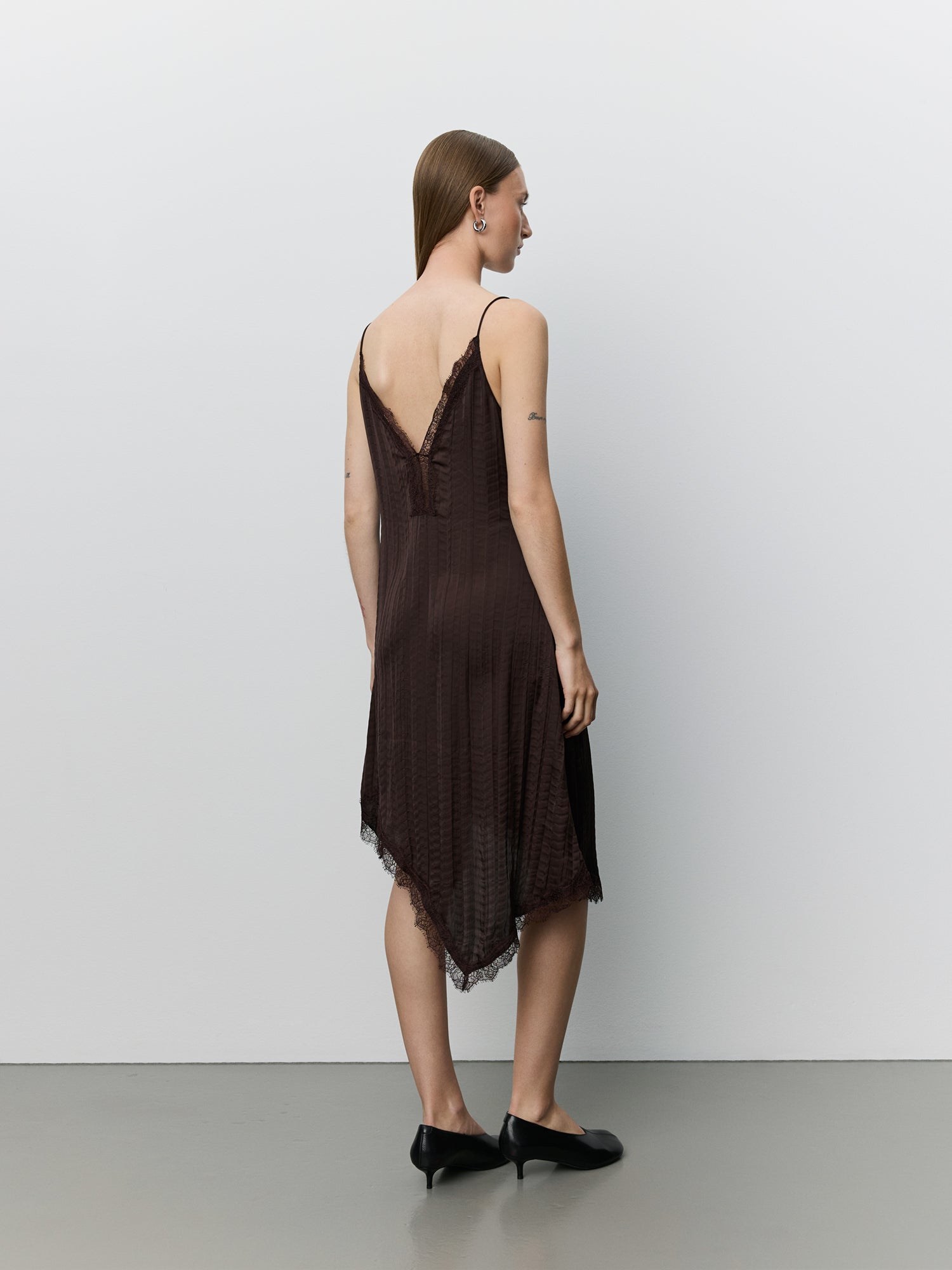 Sofie Schnoor WOMEN WINONASW ASYMMETRISK SLIP KJOLE Kjole 7025 Dark brown