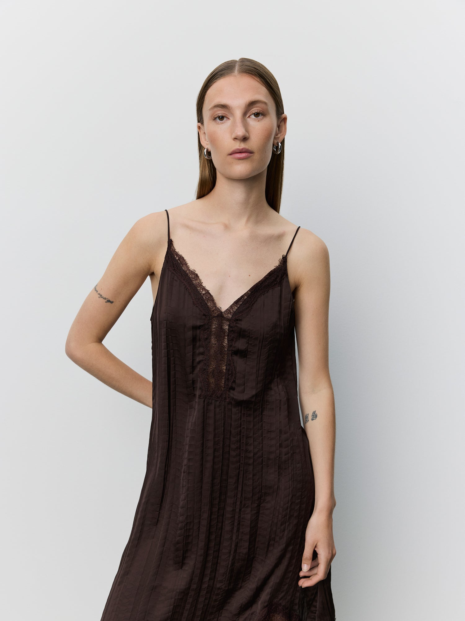 Sofie Schnoor WOMEN WINONASW ASYMMETRISK SLIP KJOLE Kjole 7025 Dark brown